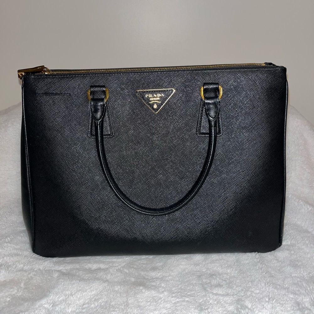 Prada Galleria medium size